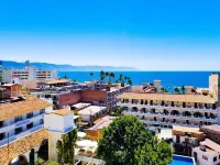 Nayri 501 - Ocean View - Wrap-around Balcony in Zona Romantica