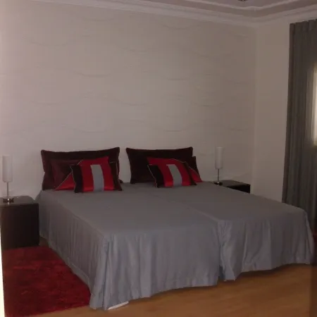 Family Home '' House Stone Hall ''
