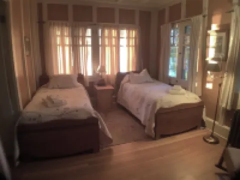 Historic Point Comfort Lodge on Upper Klamath Lake at Rocky Point