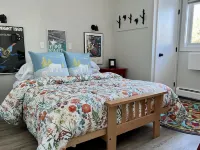 Stylish 2 bdrm/2 bath: named "The best small condo in Stowe"