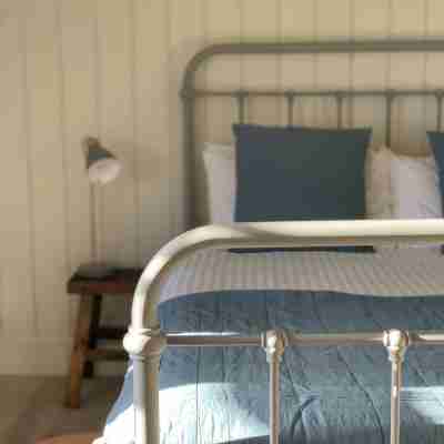 Sea Views, Sauna, Jacuzzi Bath, Decking, BBQ, Summer House, Perfect! Rooms