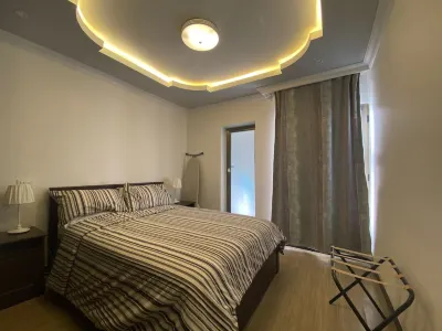 Located about 1.5km from the airport. Our guest house can accommodate up to 7 pl