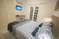 Juquehy Sea Front Condominium 42: best location on the beach
