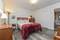180 Water views + patios!