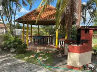 Charming house with pool minutes from the beach!
