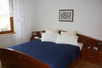 Small cozy vacation apartment right on the water