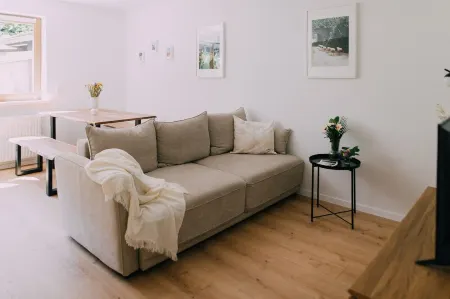 Wake up with a view of the mountain and lake Отели в г. Гемайнде Траункирхен