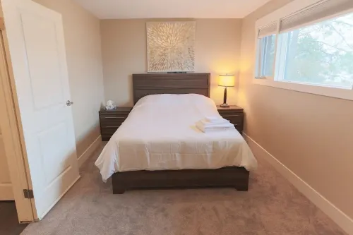 Newly renovated with Lakeviews, big yard, minutes to Silver Star/Golf/Wineries.