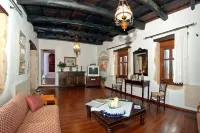 Private villa with private pool and amazing view in an unspoilt environment Hotels in Geropotamos