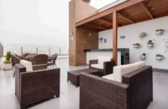 “Sea View Apartment: Near Airport. Air,C. Free Parking