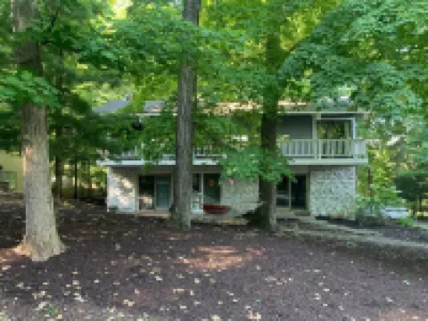 4 Bedroom 3 Bath Spacious House on Golf Course blocks from the Beach!