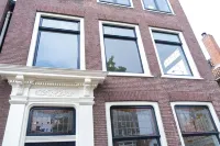 Verdronkenoord 57 - Right in the heart of Alkmaar, your place by the canal