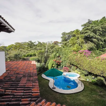 Family Home Pool & Jacuzzi in Cuernavaca