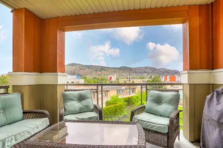 2 Bed + DEN 2 Bath Downtown Kelowna