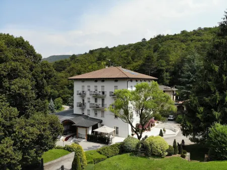 Hotel Lilla' Отели рядом с достопримечательностью «Chiesa San Felice Da Nola»