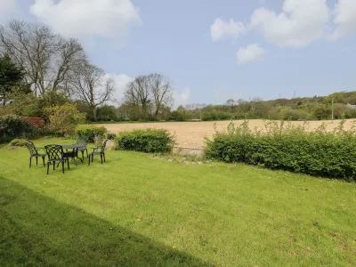 Timaru Hotels near The Mill Pond, Pembroke Wales UK