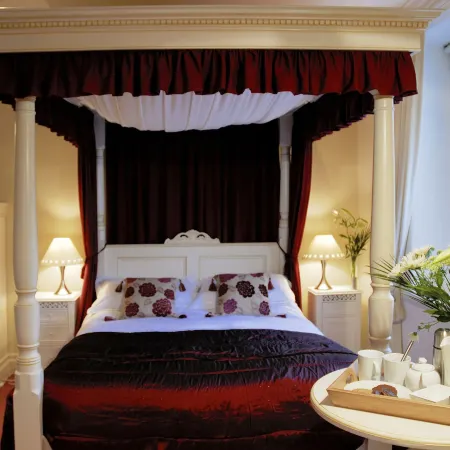 The Bath House Boutique B&B - in-Room Breakfast - Free Parking