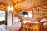 1800s Romantic Cabin! Fireplace and 3 Jacuzzi Tubs - 3-Star