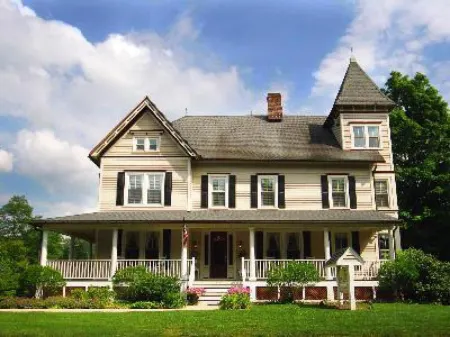 Raritan Inn Отели в г. Хантердон