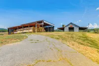 Peaceful Lenoir Home w/ Valley & Mountain Views! - 3-Star