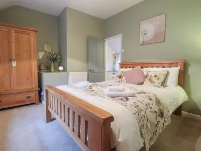 Daisy Cottage Hotels near Rowsley Recreation Ground