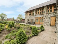 Hendoll Barn Hotels in Llangelynin