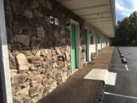 萊辛頓酒店 亨德森縣酒店