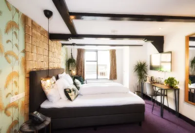 Wolf Hotel Kitchen & Bar Các khách sạn gần Urban Earthship Alkmaar