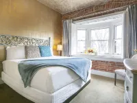 Grand Highland Hotel Hotels near Camp Yavapines
