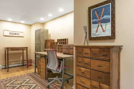 901 Crazy Horse Circle Condo