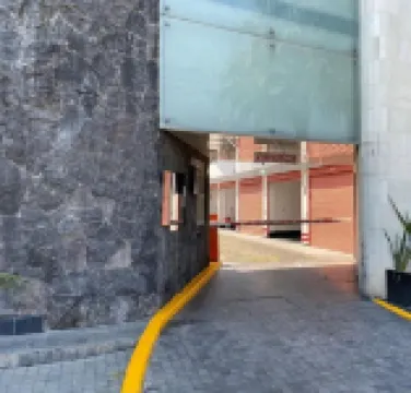 Hotel M Red