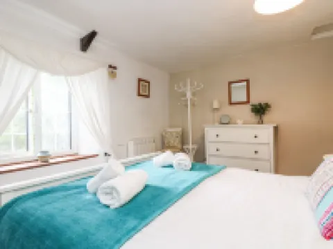 Tinners Cottage Hotels in Liskeard