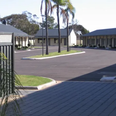 Sundowner Motel Hotel