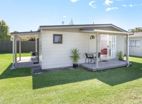 Harbourside Holiday Park - Homestays