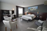 Atlas Hotel Holiday Hotels in der Nähe von Zwaluwen