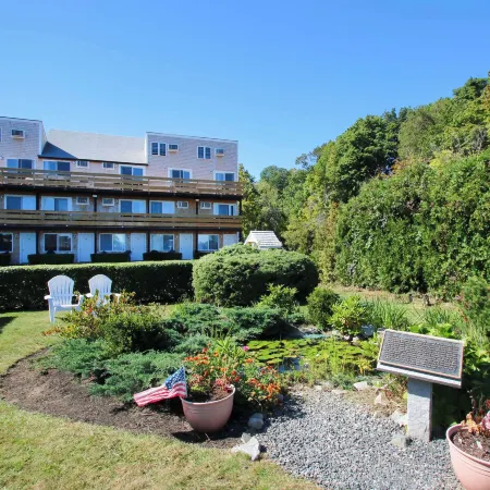Aspinquid Resort