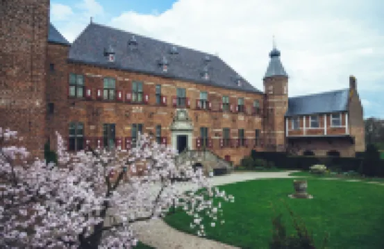 هوتل ريستورانت رومزيخت فنادق في 