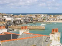 Porthmeor Beach House - 5-Star