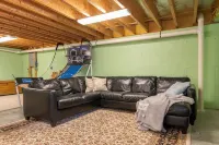 Spacious 5-bedroom chalet with AC and WiFi in charming Chester Hotel a Chester