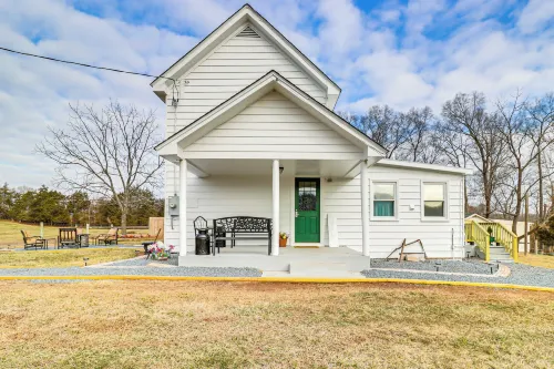 Fire Pits, Creek View: Historic Virginia Farmhouse