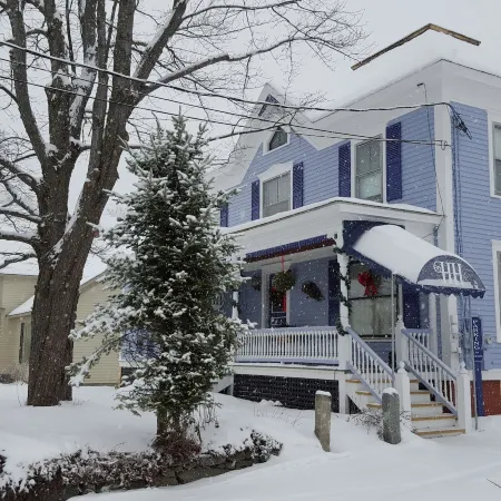 Holidae House Bed & Breakfast