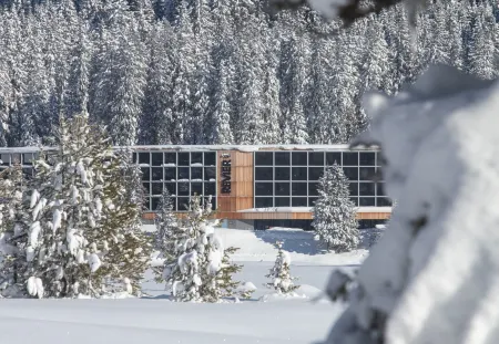 Revier Mountain Lodge Lenzerheide Отели в г. Ленцерхайде