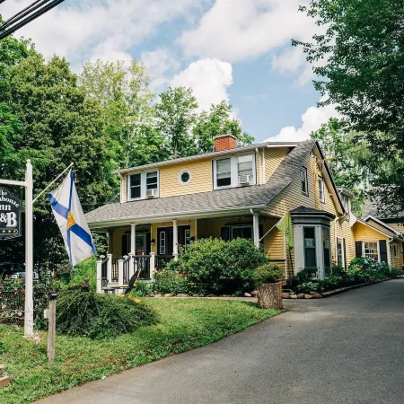 Farmhouse Inn B&B