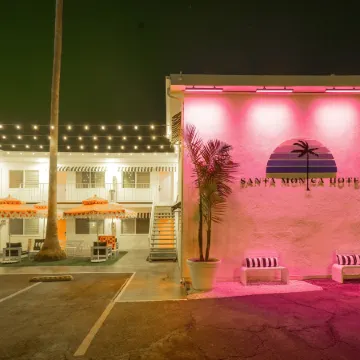 Santa Monica Hotel Отели рядом с достопримечательностью «Mt. Olive Lutheran Church»