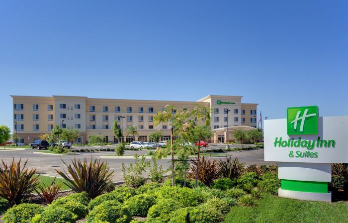 Holiday Inn & Suites BAKERSFIELD by IHG