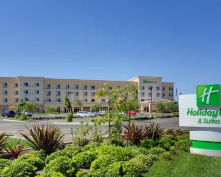 Holiday Inn & Suites BAKERSFIELD by IHG โรงแรมในเบเกอร์สฟีลด์