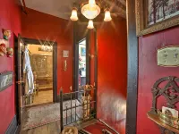 Vintage Apartment in Historic Downtown la Porte! Hotel di La Porte