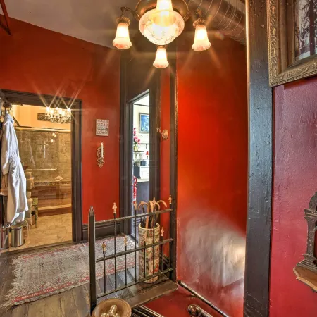 Vintage Apartment in Historic Downtown la Porte!