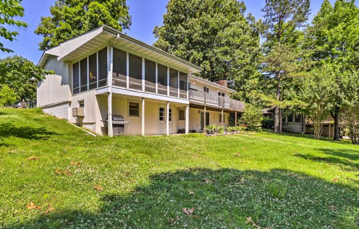 Lake House in Horseshoe Bend Near Ozark Forest!