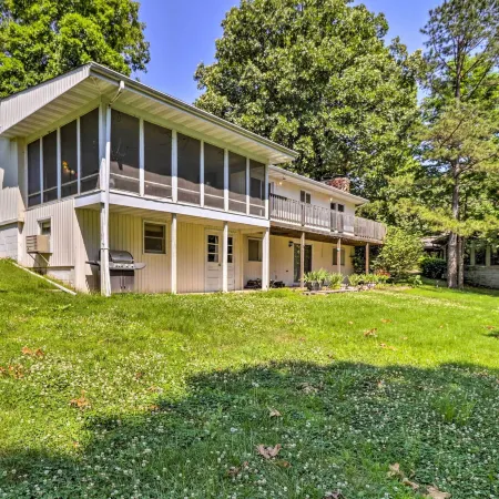 Lake House in Horseshoe Bend Near Ozark Forest!